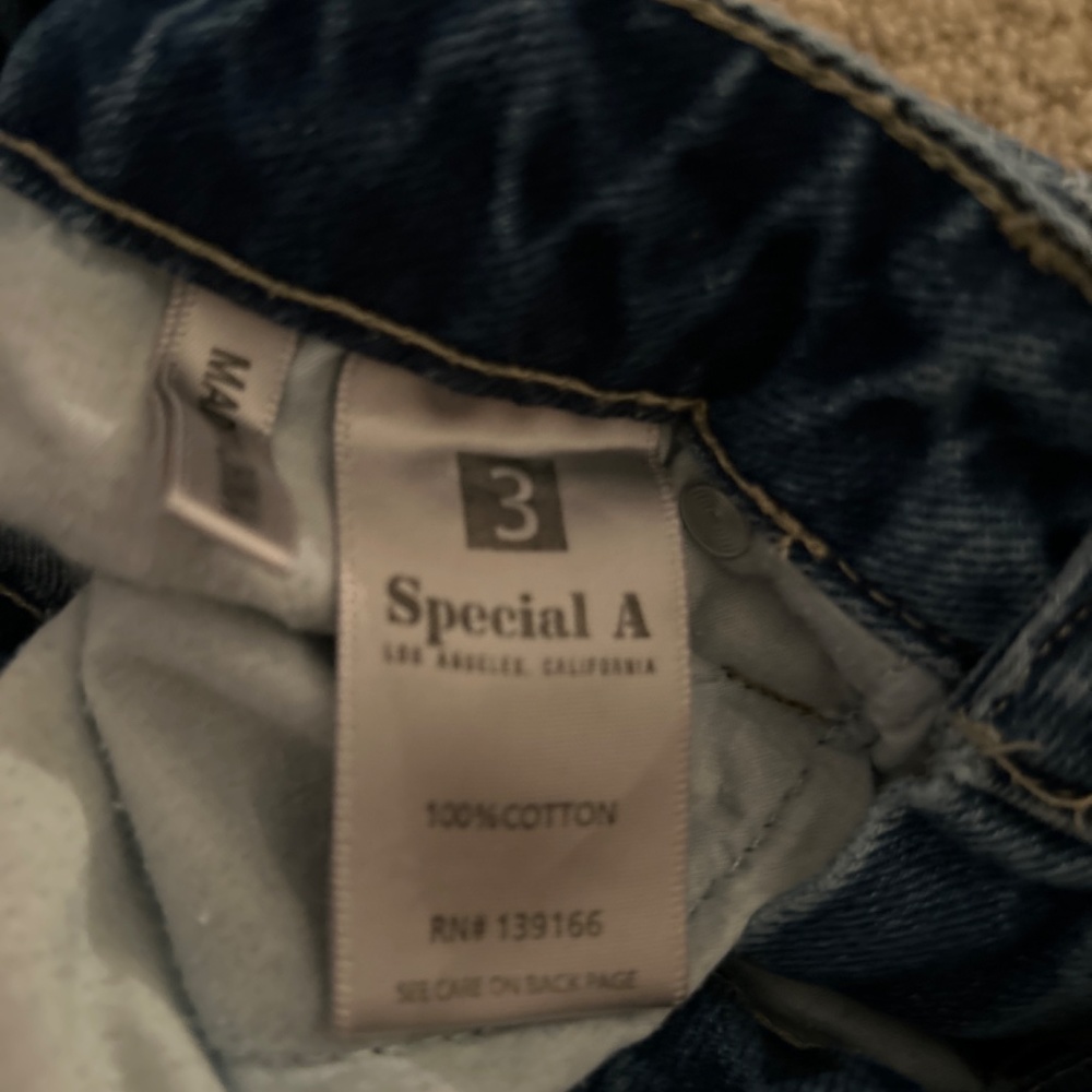 Distressed Jeans - Picture 4 of 4